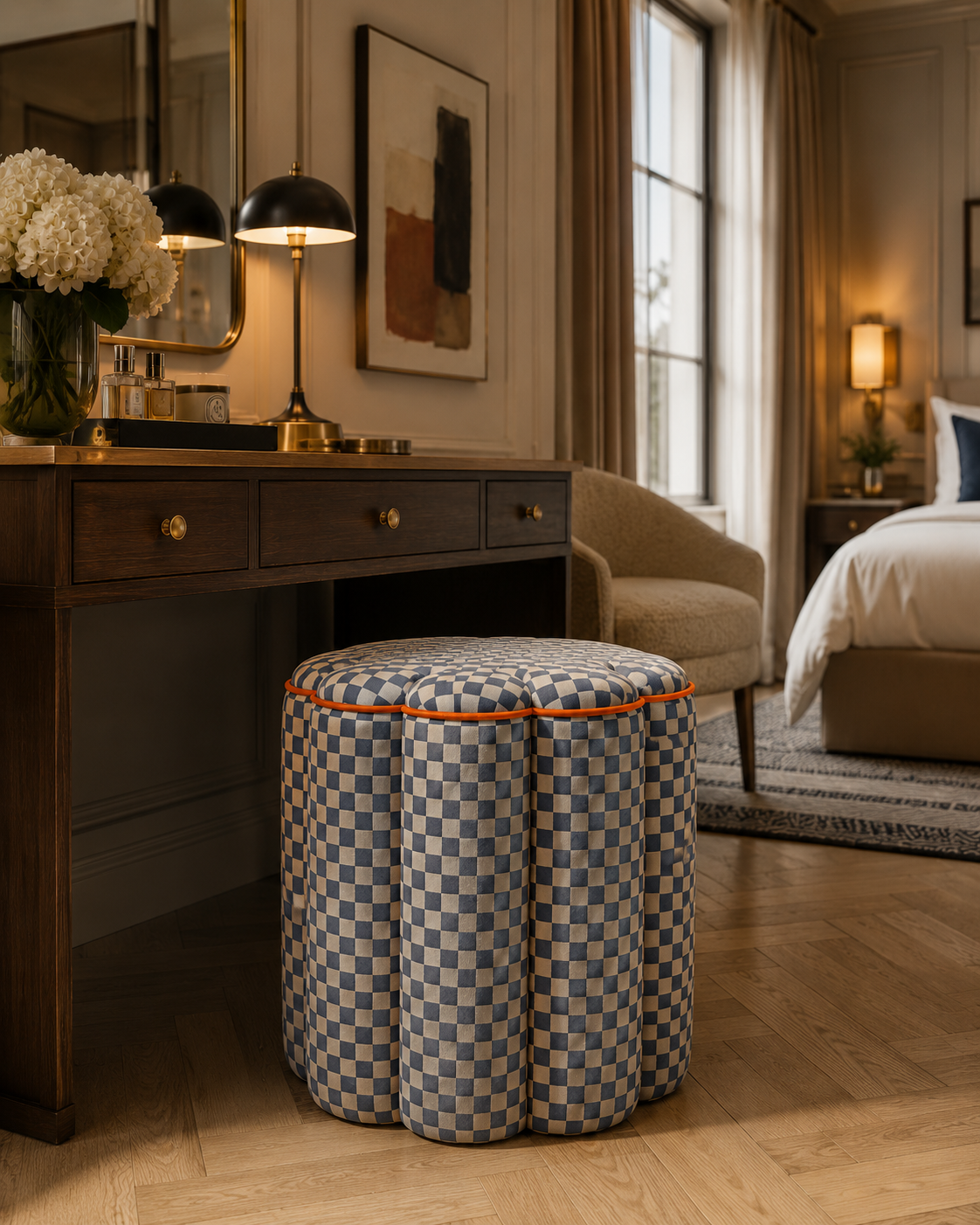 THE FLORANCE PETAL SIDE STOOL